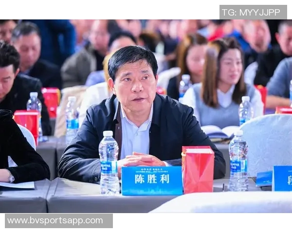 科内特称赞文班职业态度与专注力期待其未来更大突破与成长 科内特称赞文班职业态度与专注力期待其未来更大突破与成长