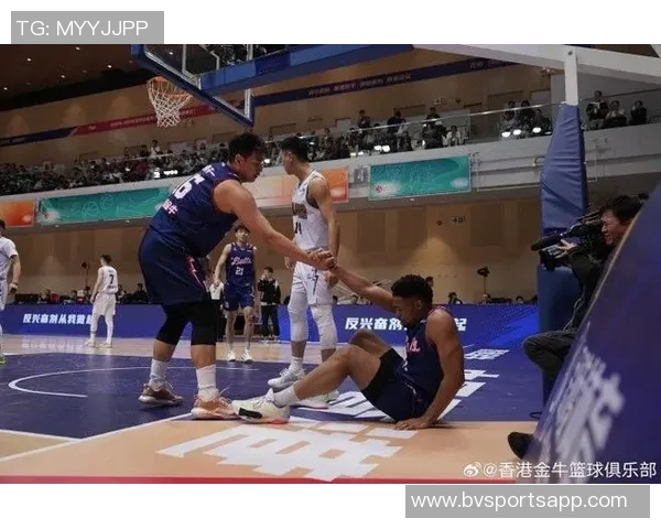 香港金牛强势登顶积分榜首位展现球队实力与潜力 香港金牛强势登顶积分榜首位展现球队实力与潜力