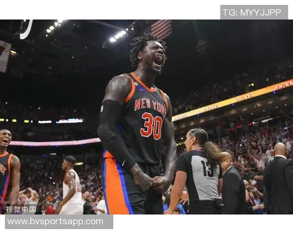 兰德尔表现出色20投9中砍下24分外加9篮板3助攻3抢断助力球队胜利 兰德尔表现出色20投9中砍下24分外加9篮板3助攻3抢断助力球队胜利