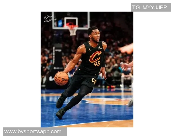 米切尔半场表现亮眼5中3贡献7分1板2助2断展现实力